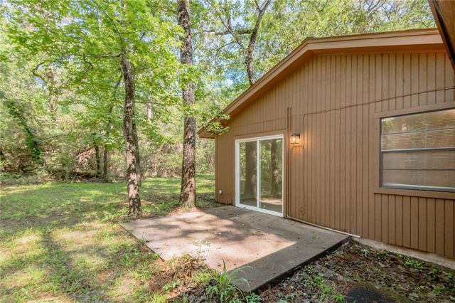 28633 Shawnee Court, Huntsville, TX 77320