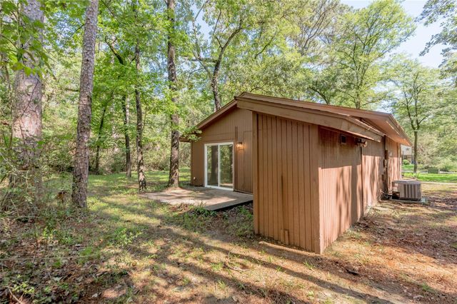 28633 Shawnee Court, Huntsville, TX 77320