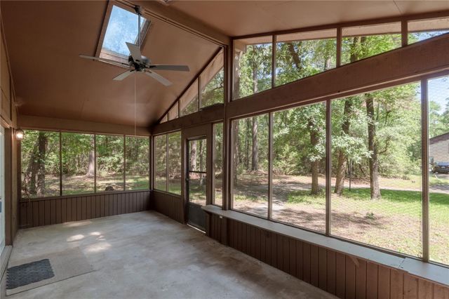28633 Shawnee Court, Huntsville, TX 77320