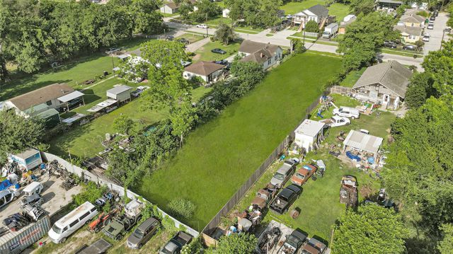 4612 Pickfair Street, Houston, TX 77026