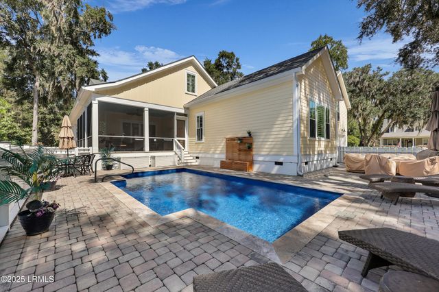 1 Carter Oaks Drive, Beaufort, SC 29907