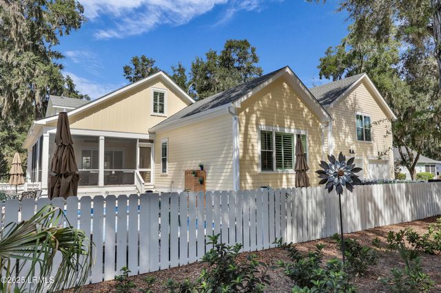 1 Carter Oaks Drive, Beaufort, SC 29907