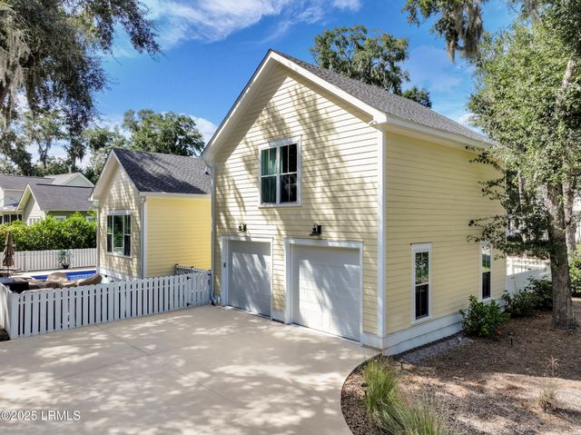 1 Carter Oaks Drive, Beaufort, SC 29907