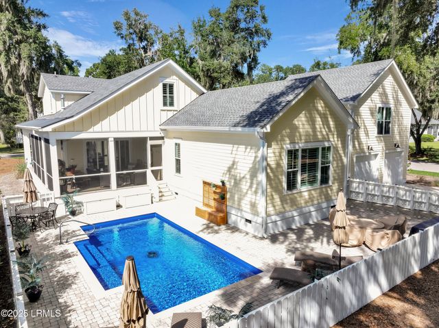 1 Carter Oaks Drive, Beaufort, SC 29907