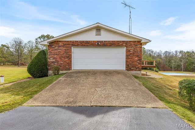 1535 Highway H, Farmington, MO 63640