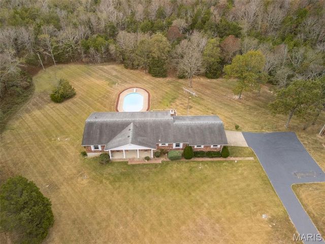 1535 Highway H, Farmington, MO 63640