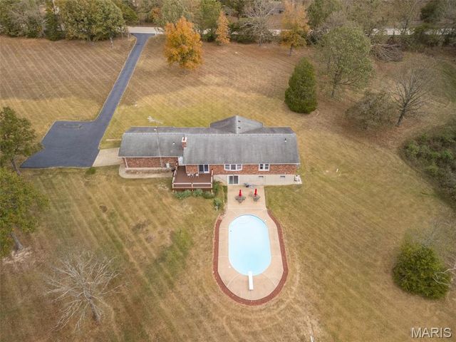 1535 Highway H, Farmington, MO 63640