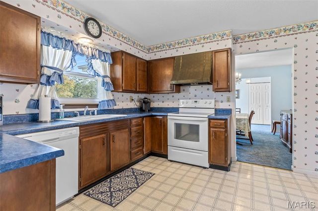 1535 Highway H, Farmington, MO 63640