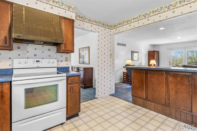 1535 Highway H, Farmington, MO 63640