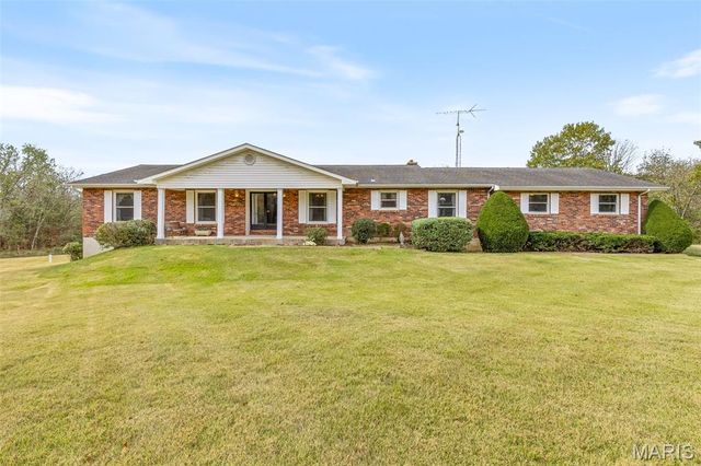 1535 Highway H, Farmington, MO 63640