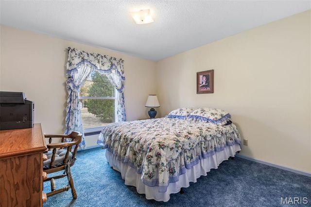 1535 Highway H, Farmington, MO 63640