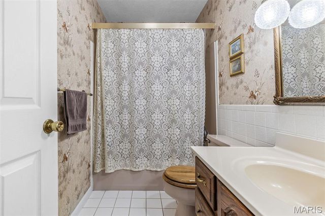 1535 Highway H, Farmington, MO 63640