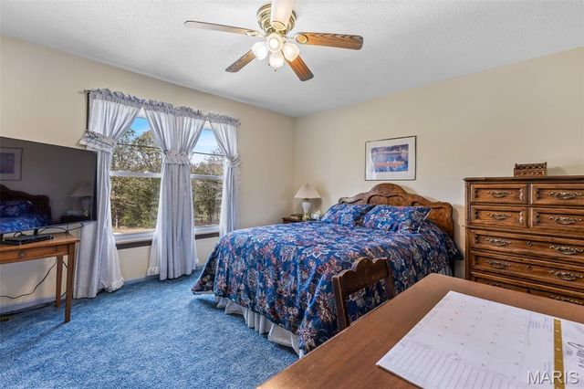 1535 Highway H, Farmington, MO 63640