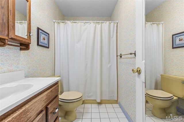 1535 Highway H, Farmington, MO 63640