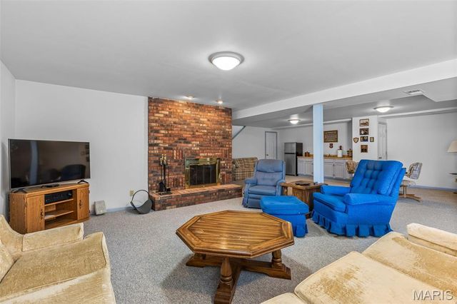 1535 Highway H, Farmington, MO 63640