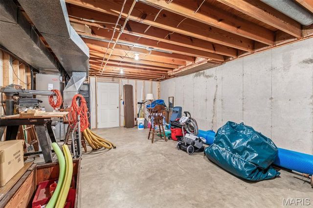 1535 Highway H, Farmington, MO 63640