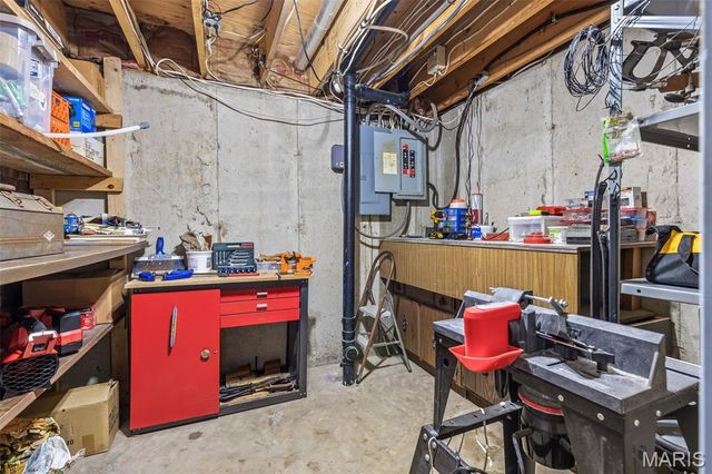 1535 Highway H, Farmington, MO 63640