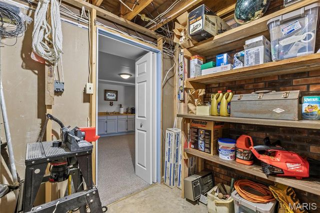 1535 Highway H, Farmington, MO 63640