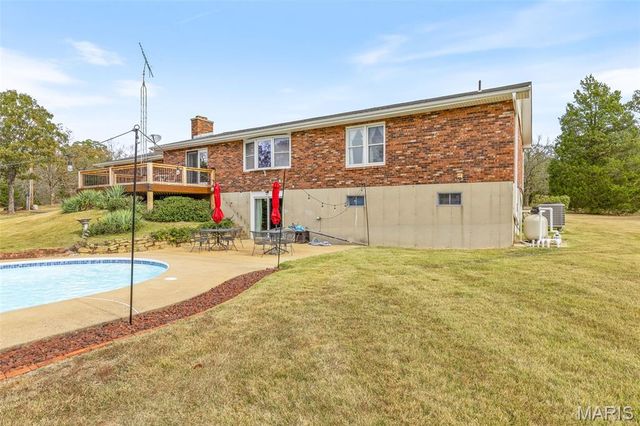 1535 Highway H, Farmington, MO 63640