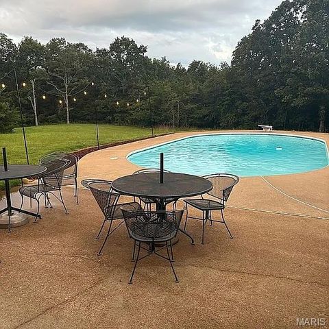 1535 Highway H, Farmington, MO 63640