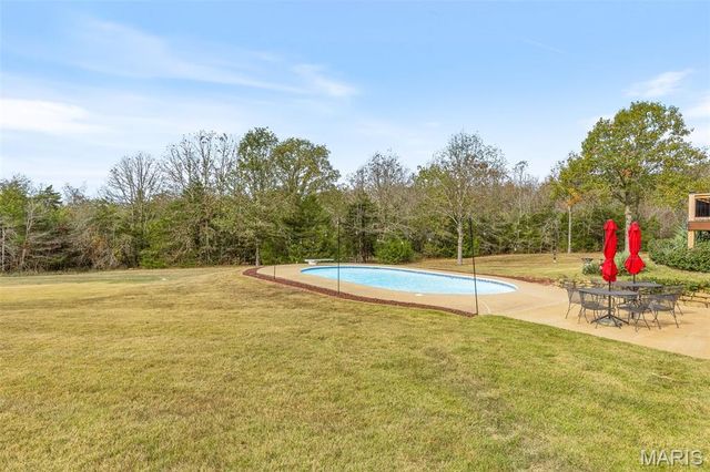 1535 Highway H, Farmington, MO 63640