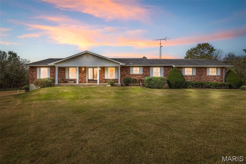 1535 Highway H, Farmington, MO 63640