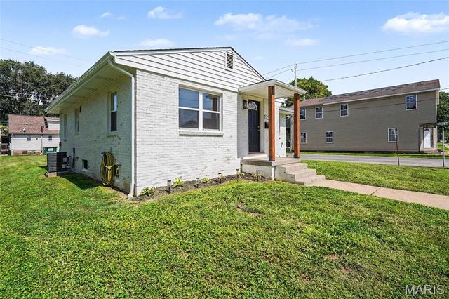 129 N 5th Street, Dupo, IL 62239