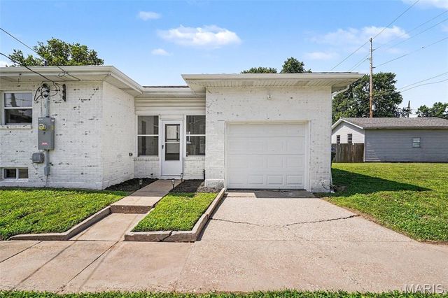 129 N 5th Street, Dupo, IL 62239