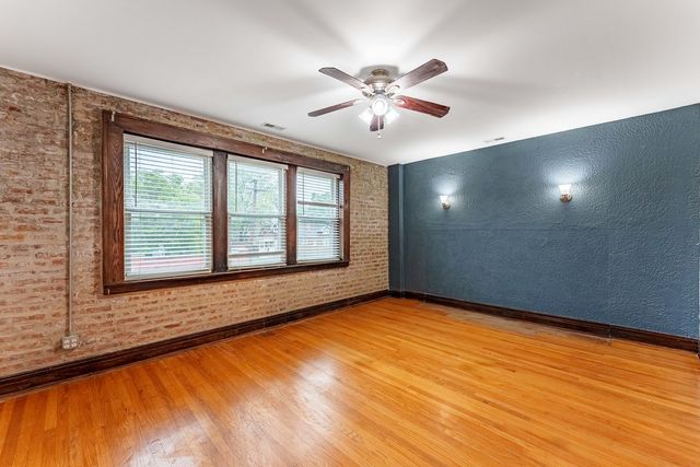 6742 16th Street W B, Berwyn, IL 60402