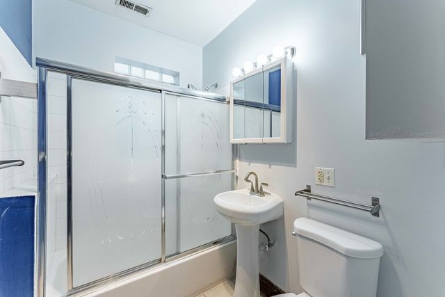 6742 16th Street W B, Berwyn, IL 60402