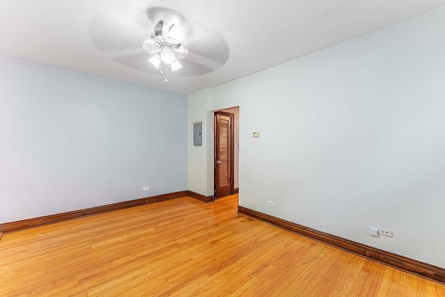 6742 16th Street W B, Berwyn, IL 60402