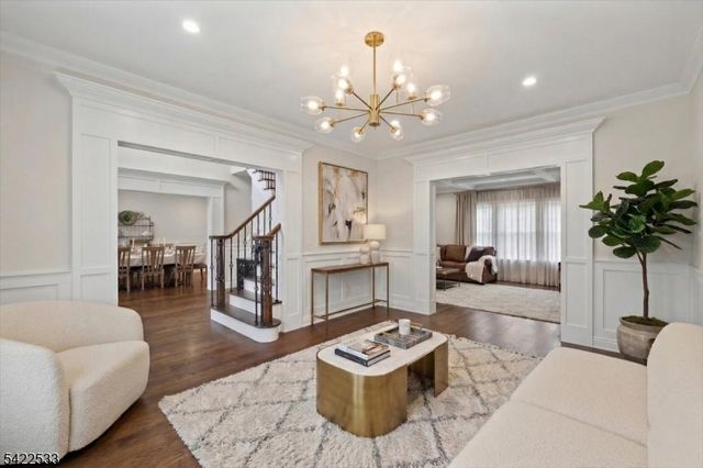 20 Ravine Ave, Wyckoff Twp., NJ 07481
