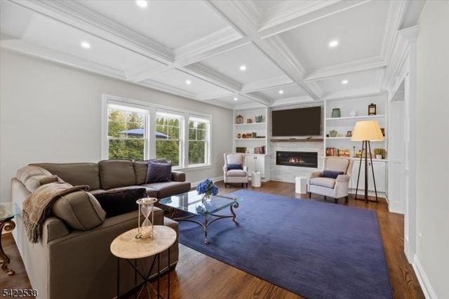 20 Ravine Ave, Wyckoff Twp., NJ 07481