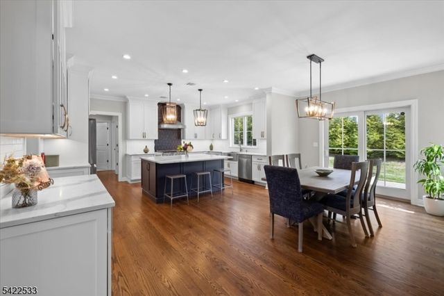 20 Ravine Ave, Wyckoff Twp., NJ 07481