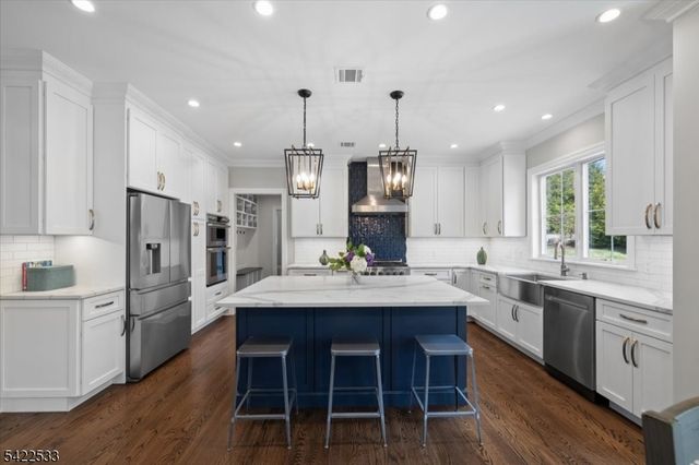 20 Ravine Ave, Wyckoff Twp., NJ 07481