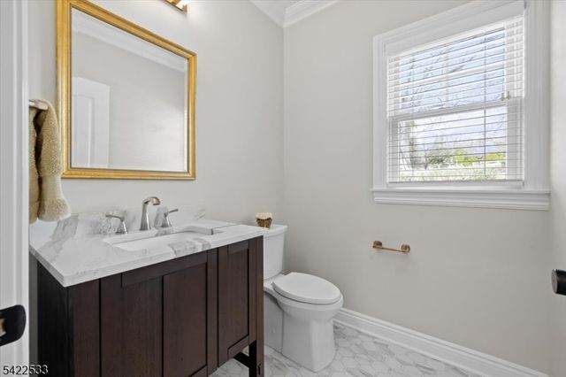 20 Ravine Ave, Wyckoff Twp., NJ 07481