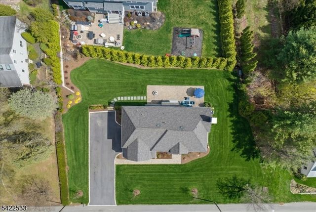 20 Ravine Ave, Wyckoff Twp., NJ 07481