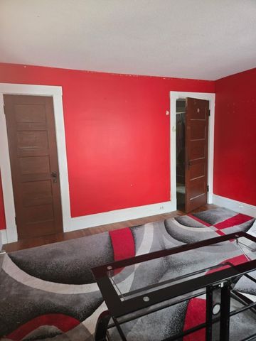 81 Lyndale St, Springfield, MA 01108