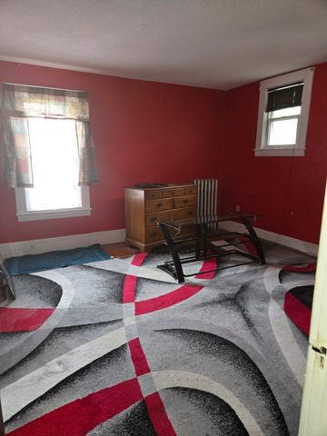81 Lyndale St, Springfield, MA 01108
