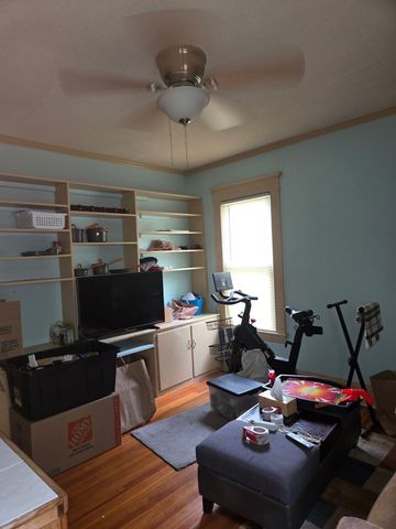 81 Lyndale St, Springfield, MA 01108