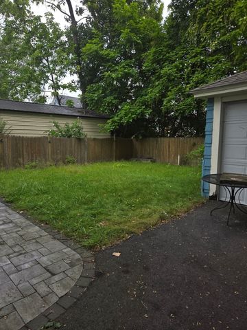 81 Lyndale St, Springfield, MA 01108