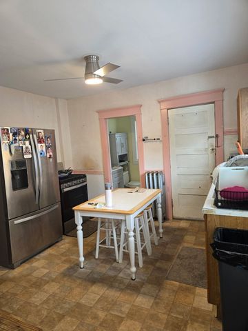 81 Lyndale St, Springfield, MA 01108