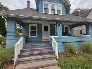 81 Lyndale St, Springfield, MA 01108
