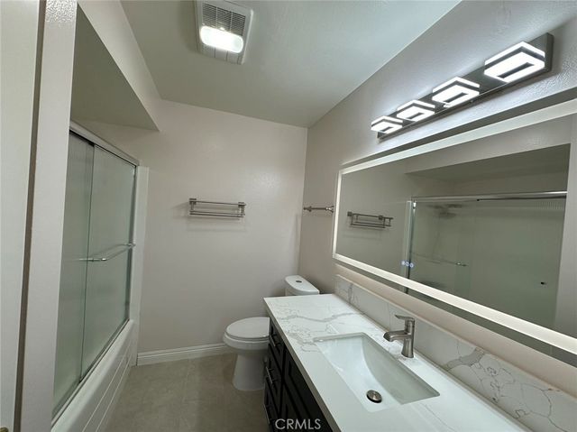 552 N Bellflower Boulevard 220, Long Beach, CA 90814