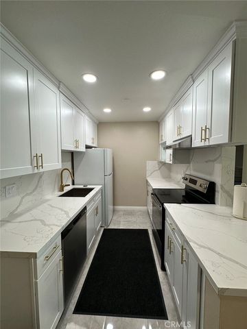 552 N Bellflower Boulevard 220, Long Beach, CA 90814