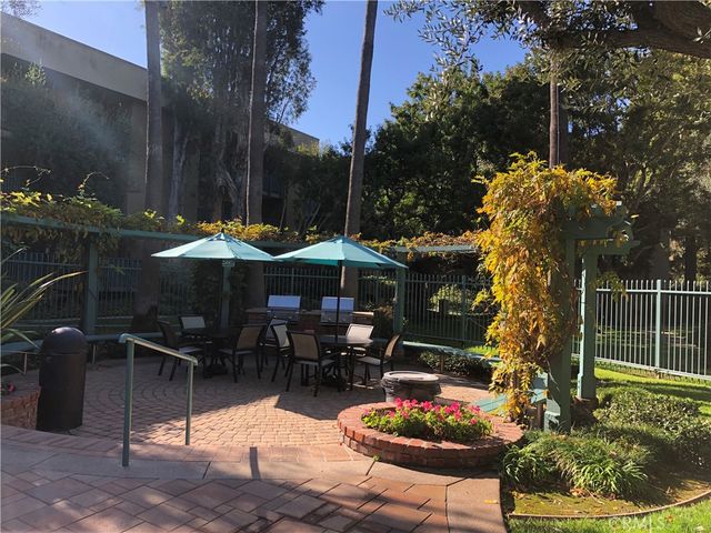 552 N Bellflower Boulevard 220, Long Beach, CA 90814