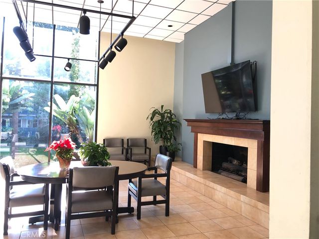 552 N Bellflower Boulevard 220, Long Beach, CA 90814