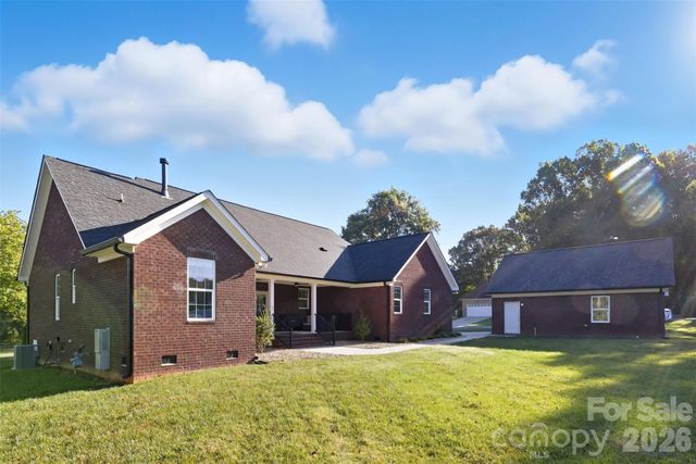706 Toncin Avenue, Bessemer City, NC 28016