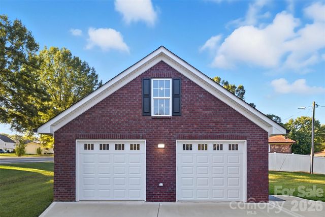 706 Toncin Avenue, Bessemer City, NC 28016