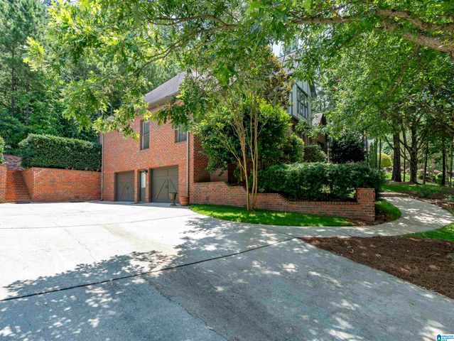 147 INDIAN GATE CIRCLE, Indian Springs Village, AL 35242